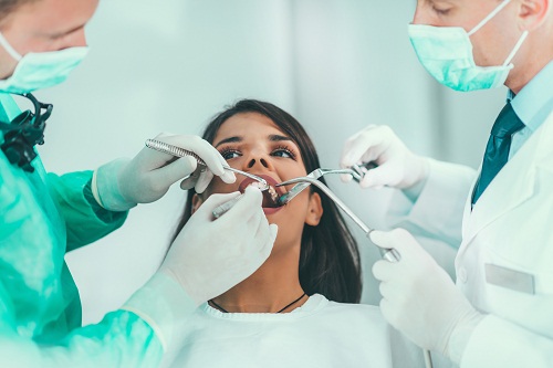 un dentiste à La Réunion